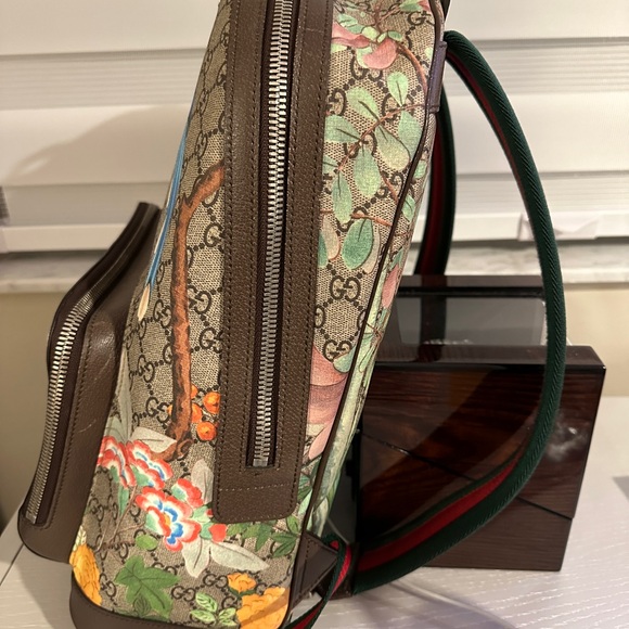 Gucci Tian GG Supreme Backpack
Monogram GG Floral Pattern Beige/Ebony/Multicolor - Picture 7 of 13